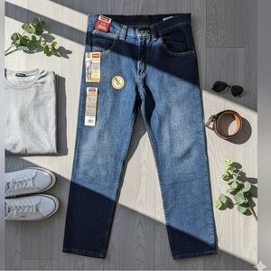NWT WRANGLER Boys Straight Leg 4 Way Flex Jeans